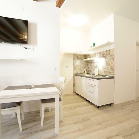 Zen Studio In Center Of Rovinj Luaran gambar